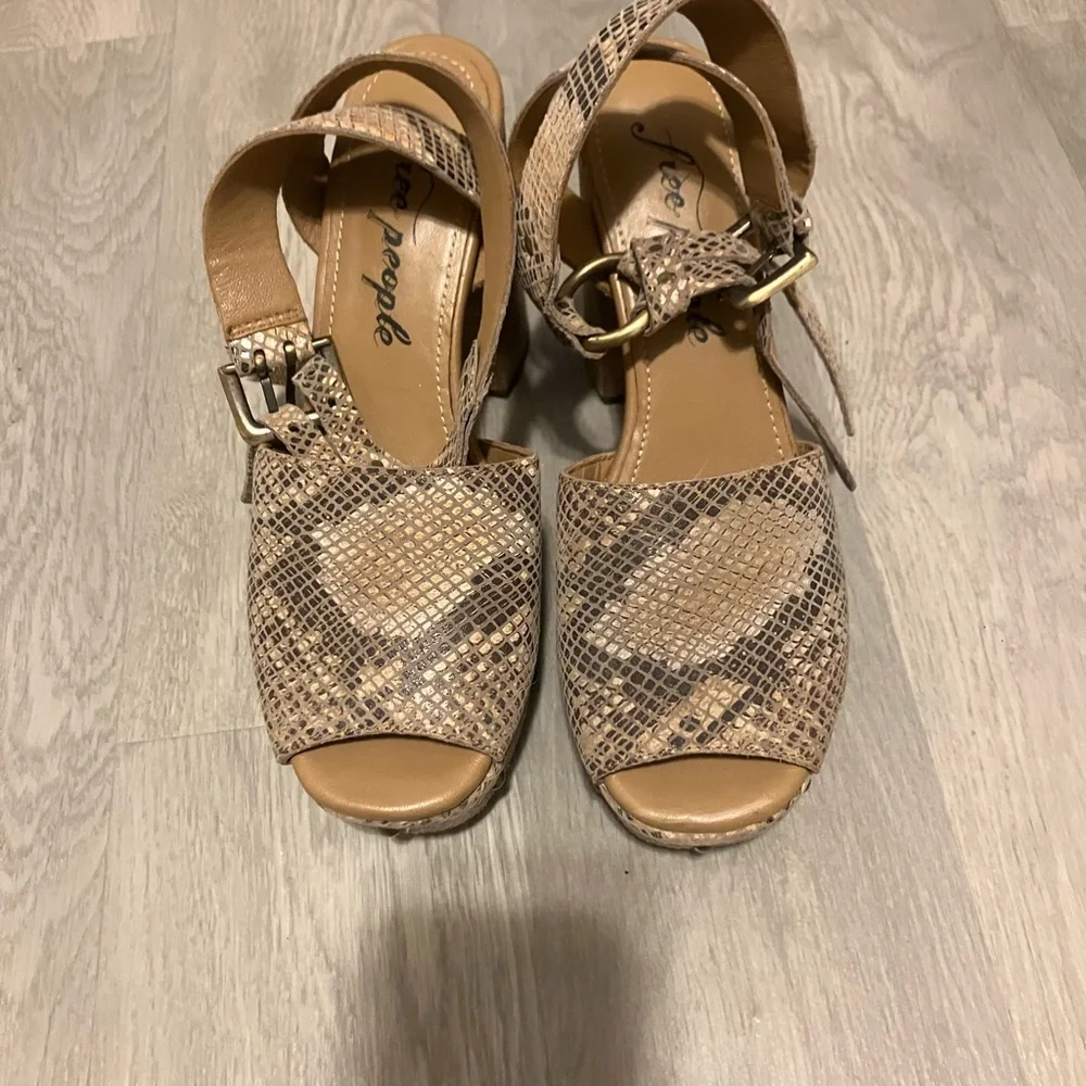 Free People Snakeskin Platform Heels - Picture 7 of 8